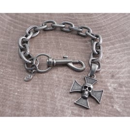 AmiGaz link hack bracelet maltese cross skull